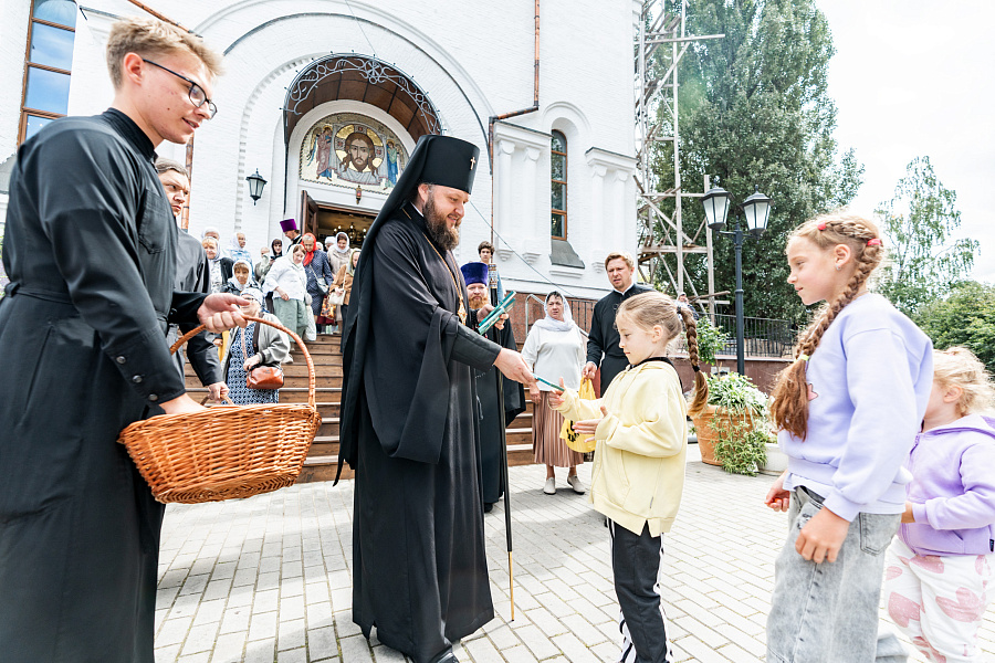 Архиерейское богослужение в Преображенском соборе города Люберцы